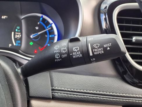 Used 2023 Chrysler Pacifica Touring-L FWD image 29