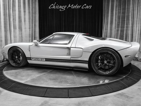 Used 2005 Ford GT RWD image 3