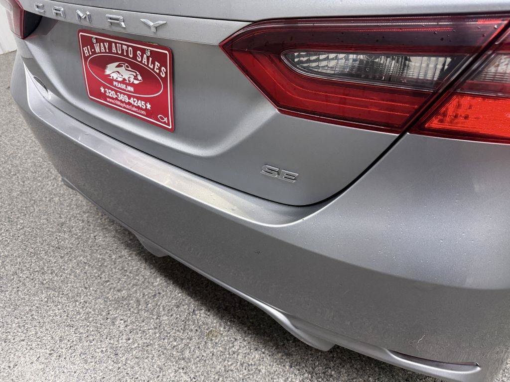 Used 2021 Toyota Camry SE FWD image 7