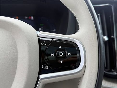 Certified 2023 Volvo XC60 T8 Ultimate w/ Climate Package image 20