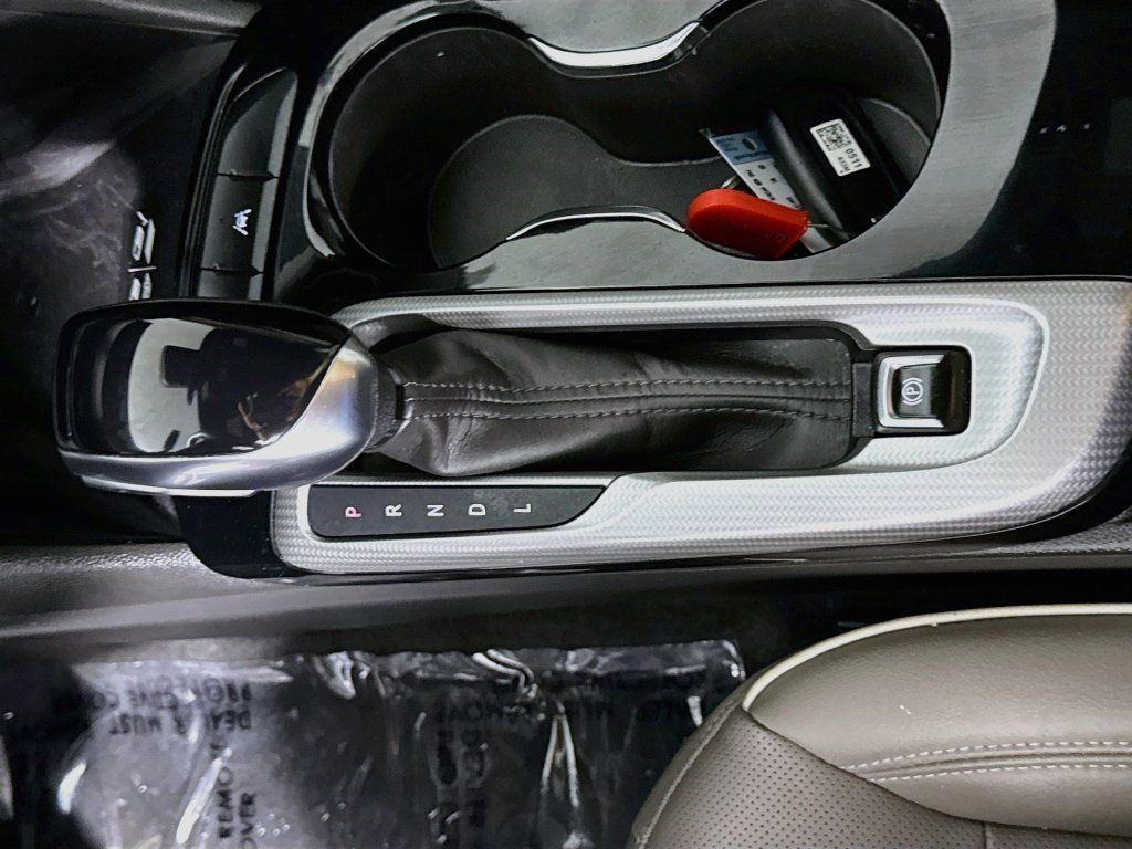 Used 2025 Buick Envista Avenir FWD image 19