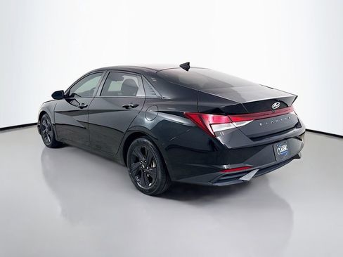 Used 2022 Hyundai Elantra SEL w/ Preferred Accessory Package image 5