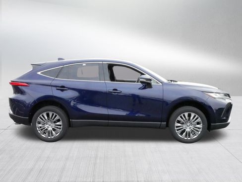 New 2024 Toyota Venza Limited image 8