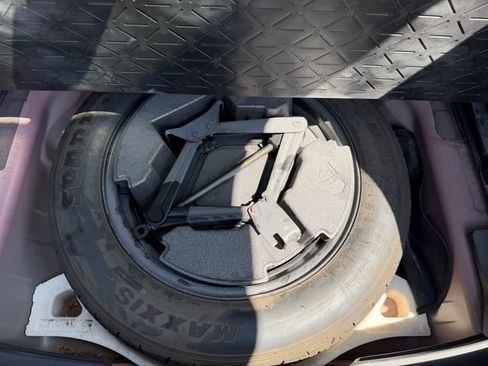 Used 2020 Toyota RAV4 XLE w/ Convenience Package image 18