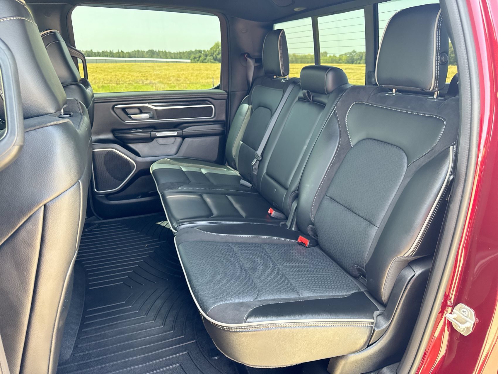 Used 2024 RAM 1500 Laramie AWD/4WD image 22