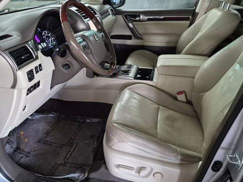 Used 2016 Lexus GX 460 w/ Premium Package AWD/4WD image 12
