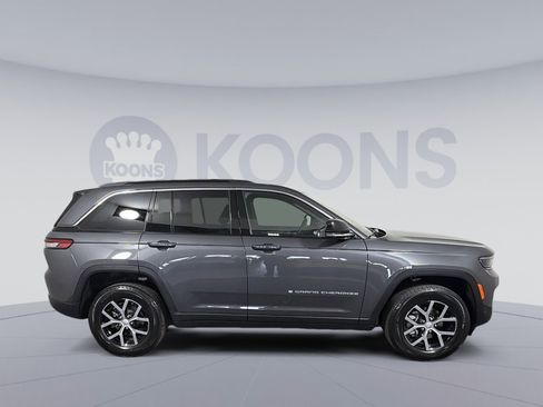 New 2025 Jeep Grand Cherokee Limited w/ Luxury Tech Group II image 8