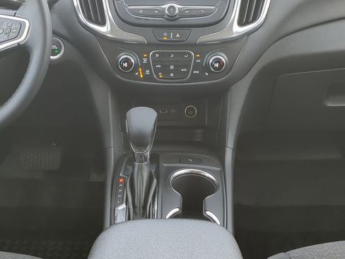 Used 2023 Chevrolet Equinox LT image 17