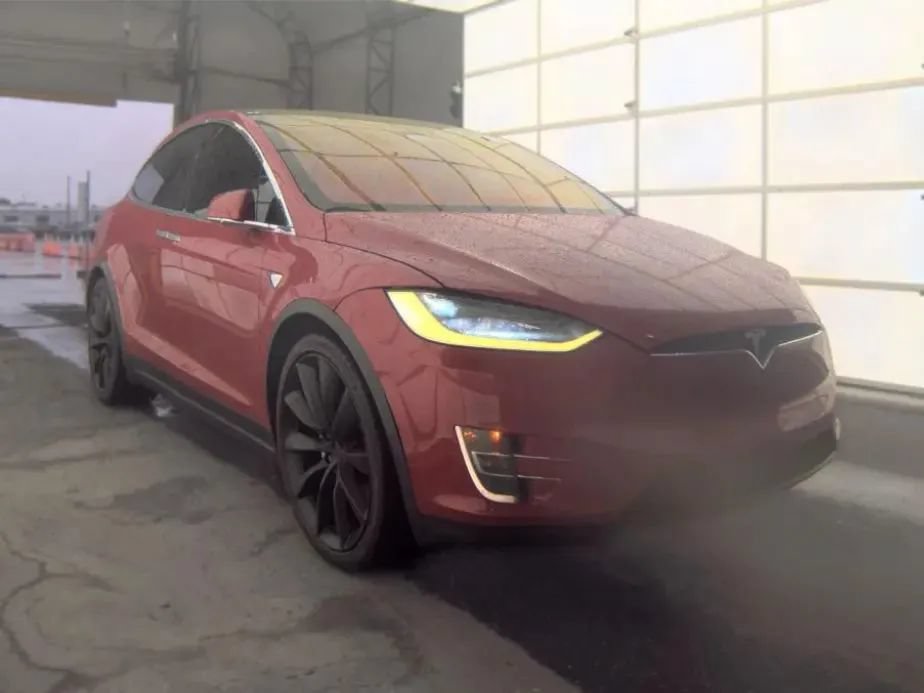 Used 2019 Tesla Model X 100D AWD/4WD image 3