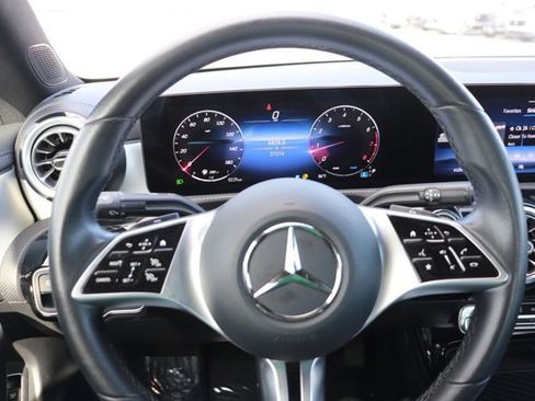Used 2025 Mercedes-Benz CLA 250 image 20