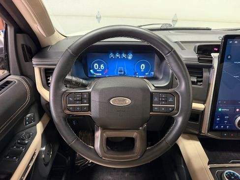 Used 2024 Ford Expedition Max Platinum AWD/4WD image 19