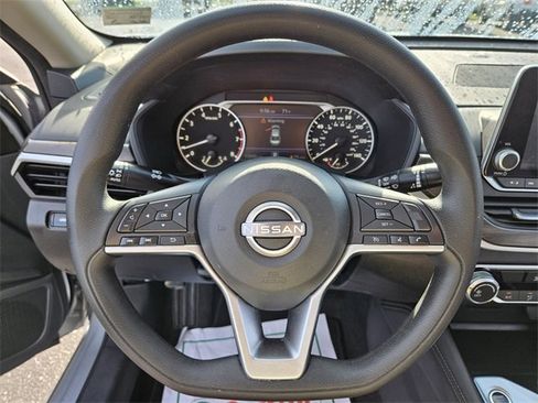 Used 2023 Nissan Altima 2.5 SV image 24