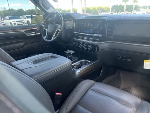 Used 2022 Chevrolet Silverado 1500 RST AWD/4WD image 16
