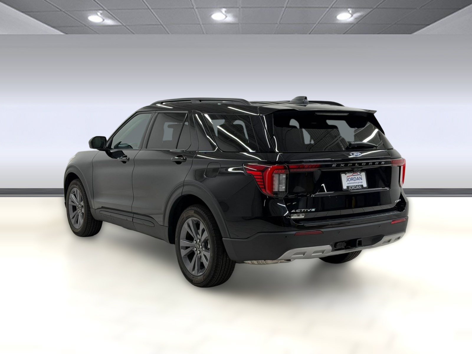 New 2026 Ford Explorer Active w/ Active Comfort Package AWD/4WD image 2
