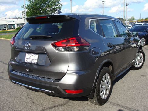 Used 2018 Nissan Rogue S image 6