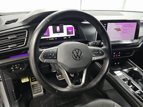 Used 2024 Volkswagen Atlas Cross Sport SEL R-Line image 6