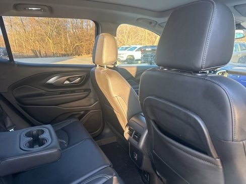 Certified 2022 GMC Terrain SLT w/ Infotainment Package II image 13