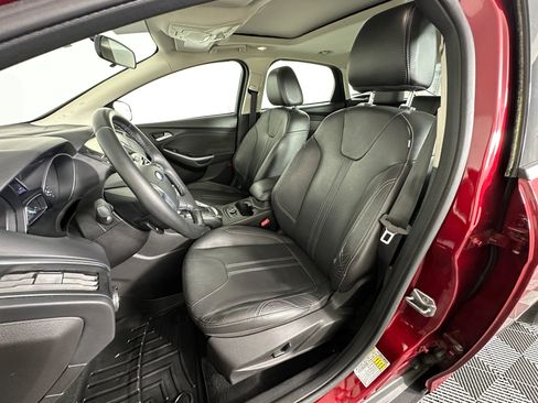 Used 2013 Ford Focus Titanium FWD image 30