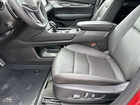New 2026 Cadillac XT5 Sportv w/ LPO, Floor Liner Package AWD/4WD image 14