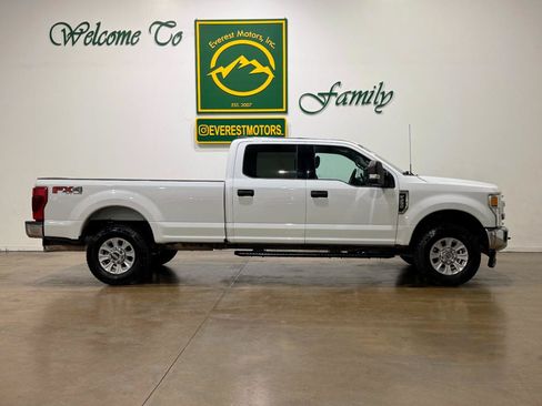 Used 2022 Ford F250 XLT w/ XLT Value Package AWD/4WD image 2