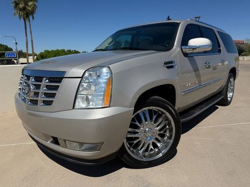 Used 2007 Cadillac Escalade ESV AWD w/ Information Package image 1