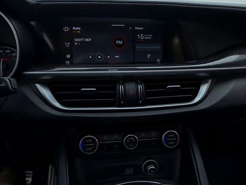 Used 2023 Alfa Romeo Stelvio Quadrifoglio image 40