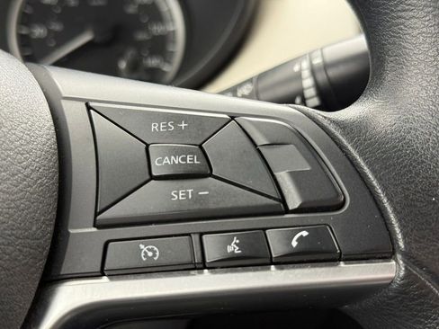 Used 2020 Nissan Versa SV image 29