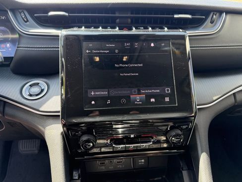 Used 2023 Jeep Grand Cherokee L Laredo image 22