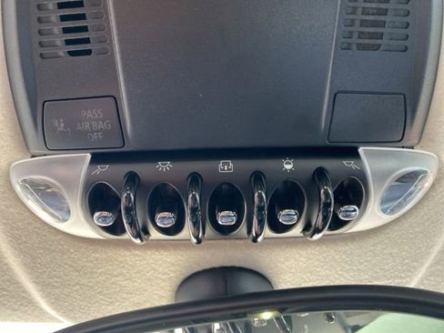 Used 2011 MINI Cooper Clubman Base image 25