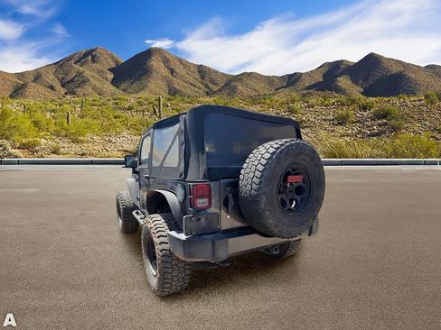 Used 2017 Jeep Wrangler Sport AWD/4WD image 3