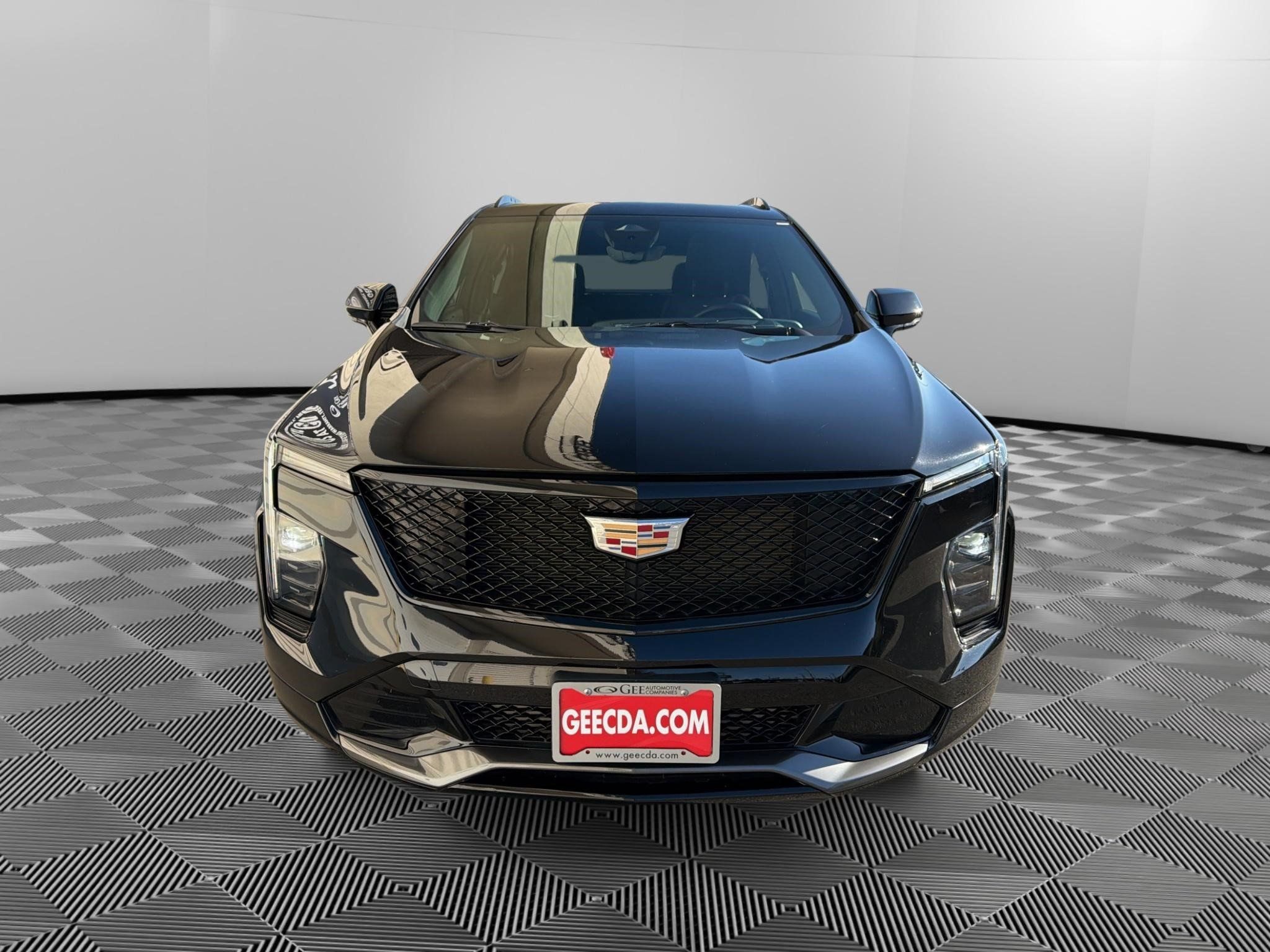 Certified 2024 Cadillac XT4 Sport AWD/4WD image 2