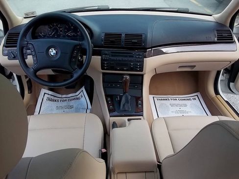 Used 2005 BMW 325xi Sedan AWD/4WD image 16
