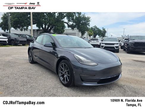 Used 2023 Tesla Model 3 Standard Range RWD image 1