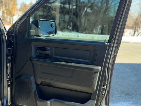 Used 2017 RAM 1500 Express w/ Express Value Package image 29