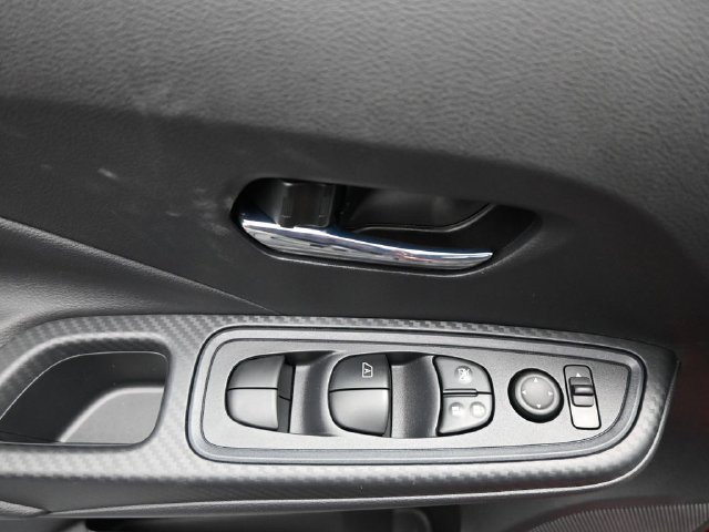 Used 2025 Nissan Versa SV w/ Trunk Package FWD image 19