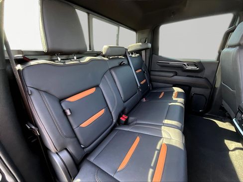 Used 2024 GMC Sierra 1500 AT4 w/ Technology Package AWD/4WD image 23