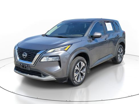 Used 2023 Nissan Rogue SV image 3