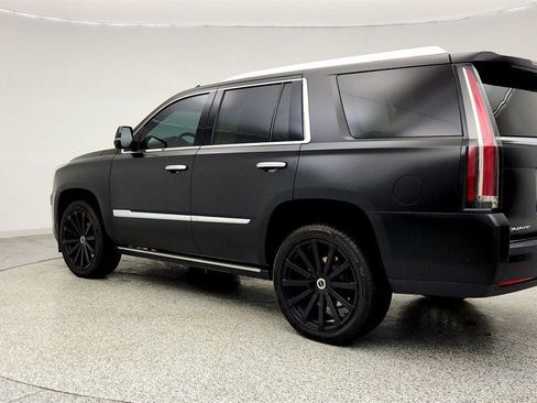 Used 2019 Cadillac Escalade Premium Luxury image 7