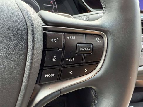 Used 2024 Lexus ES 300h w/ Premium Package FWD image 21