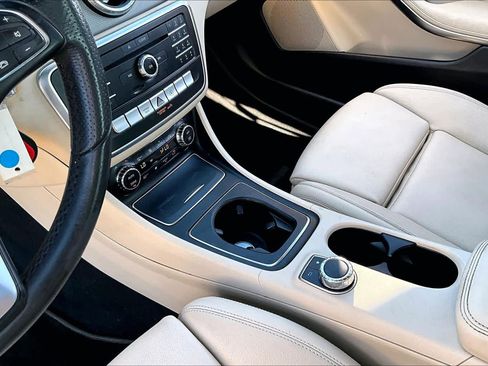 Used 2018 Mercedes-Benz CLA 250 image 17