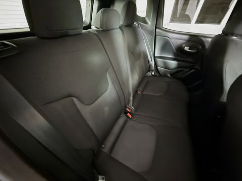 Used 2023 Jeep Renegade Latitude AWD/4WD image 33