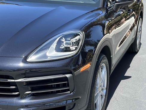 Used 2019 Porsche Cayenne w/ Premium Package AWD/4WD image 94