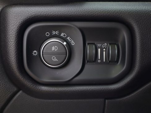 Used 2022 RAM 2500 Laramie AWD/4WD image 21