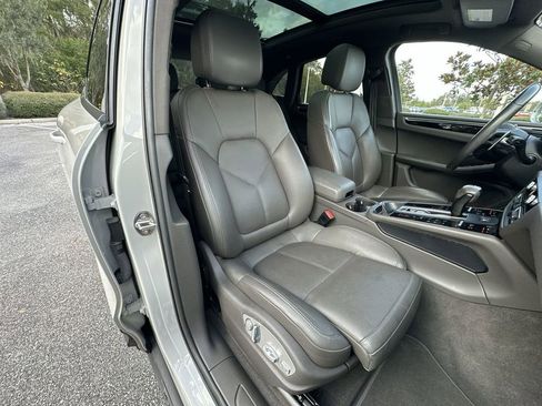 Used 2023 Porsche Macan image 29