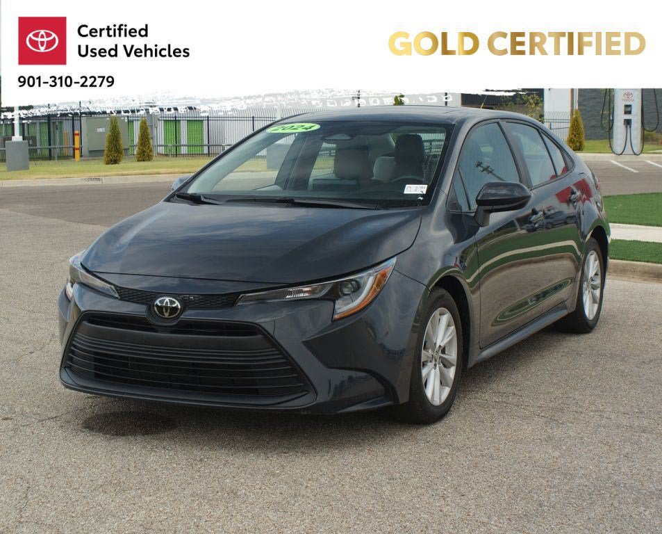 Used 2024 Toyota Corolla LE w/ LE Premium Package FWD image 23