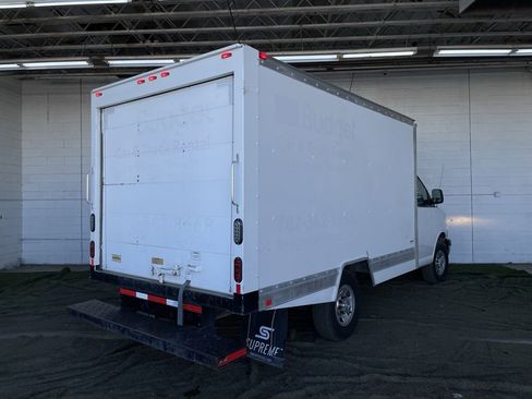 Used 2017 Chevrolet Express 3500 w/ Chrome Appearance Package image 5