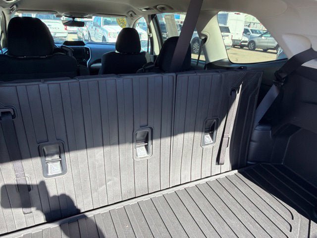 Used 2022 Subaru Ascent Premium w/ Convenience Package AWD/4WD image 16