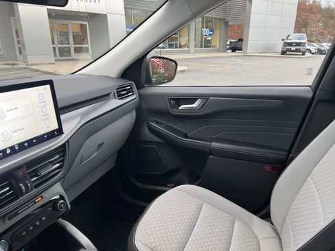 Used 2023 Ford Escape Active w/ Tech Pack #2 image 26