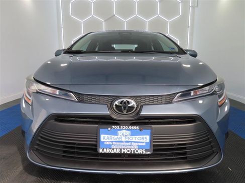 Used 2025 Toyota Corolla LE FWD image 4