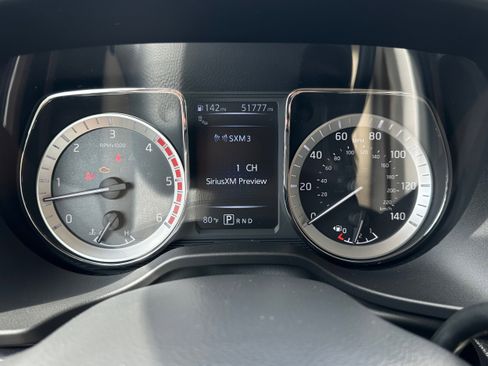 Used 2016 Nissan Titan SV image 18